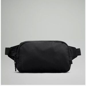 Lululemon mini belt bag black BRAND NEW WITH TAGS